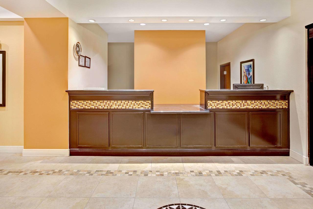 Super 8 By Wyndham Laporte La Porte Zewnętrze zdjęcie